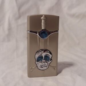 Vintage Skull and Bones Flashing Lights Refillable Pocket Lighter